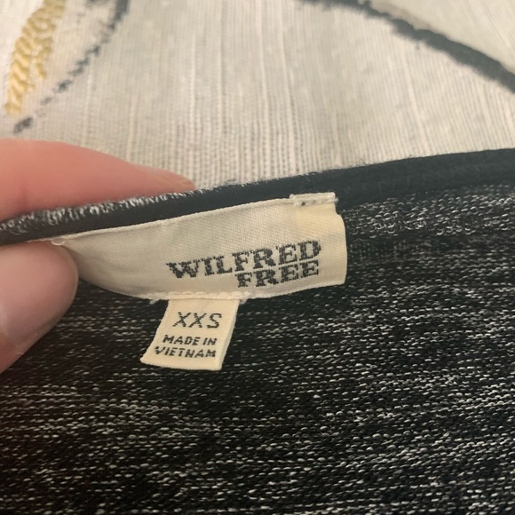 Aritzia T-shirt Dress - Picture 2 of 3